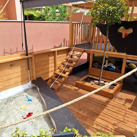 Paradise For Children, Family Oros Medulin, With A Pool, Gd Lejlighed