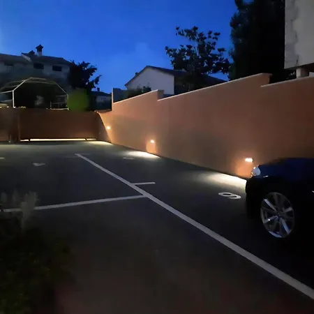 Paradise For Children, Family Oros Medulin, With A Pool, Gd Lejlighed