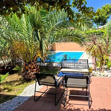 Paradise For Children, Family Oros Medulin, With A Pool, Gd Lejlighed *