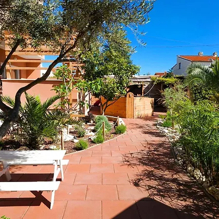 Lejlighed Paradise For Children, Family Oros Medulin, With A Pool, Gd