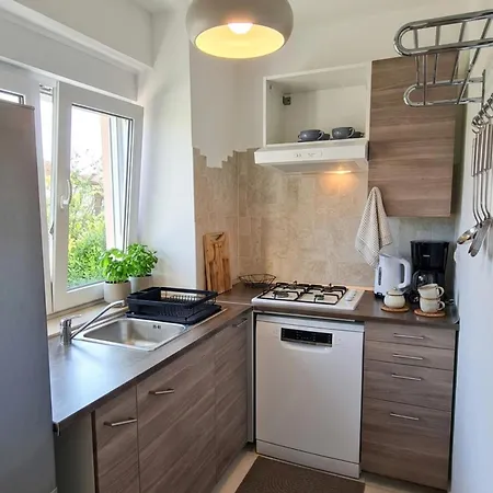 Apartman Paradise For Children, Family Oros Medulin, With A Pool, Gd Medulin