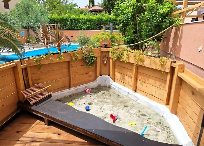 Lejlighed Paradise For Children, Family Oros Medulin, With A Pool, Gd