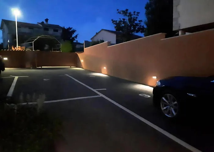 Paradise For Children, Family Oros Medulin, With A Pool, Gd Lejlighed