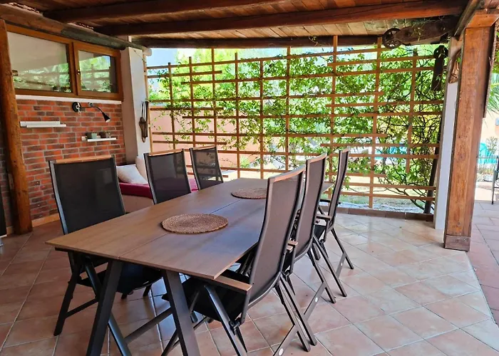 Paradise For Children, Family Oros Medulin, With A Pool, Gd Lejlighed